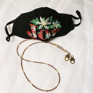 Embroidered holidays facemask and chain